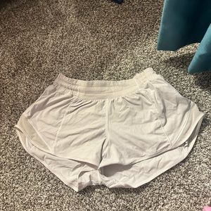 Lululemon hotty hots 2.5 inch